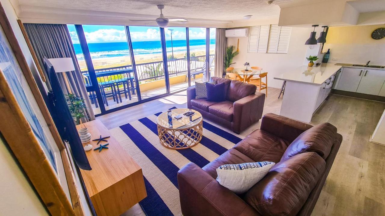 Pelican Sands Beach Resort Гоулд Коуст Екстериор снимка