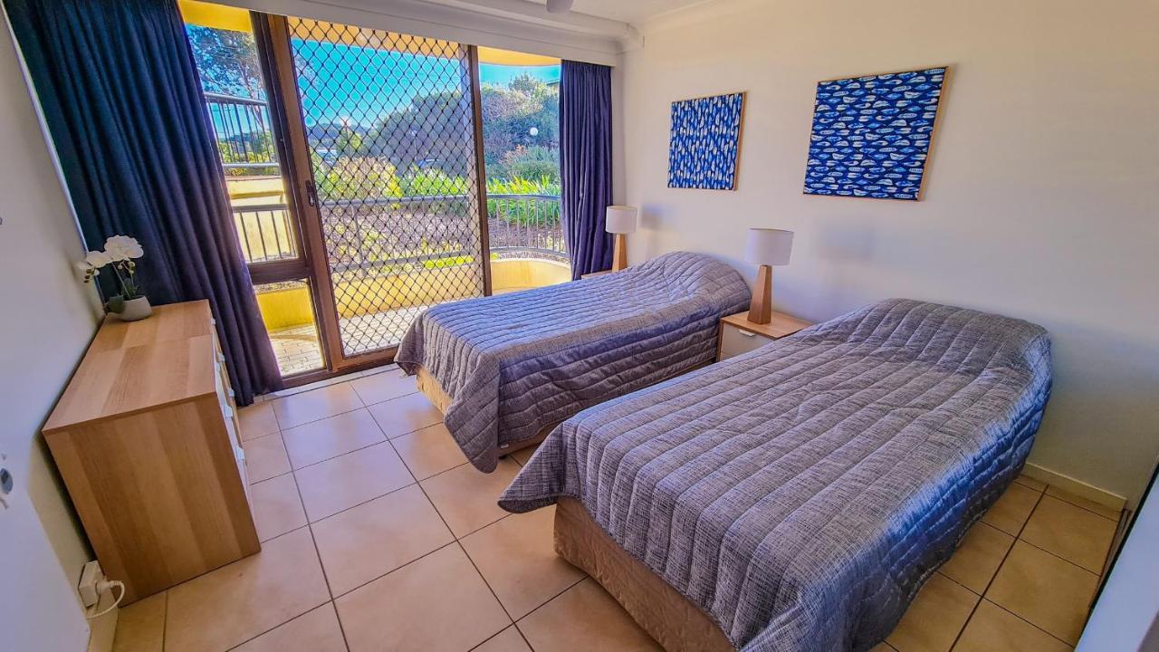 Pelican Sands Beach Resort Гоулд Коуст Екстериор снимка