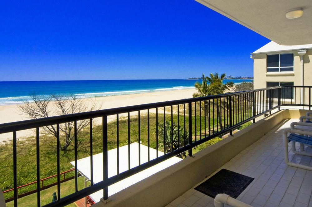 Pelican Sands Beach Resort Гоулд Коуст Екстериор снимка