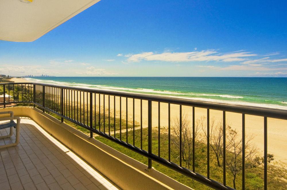 Pelican Sands Beach Resort Гоулд Коуст Екстериор снимка